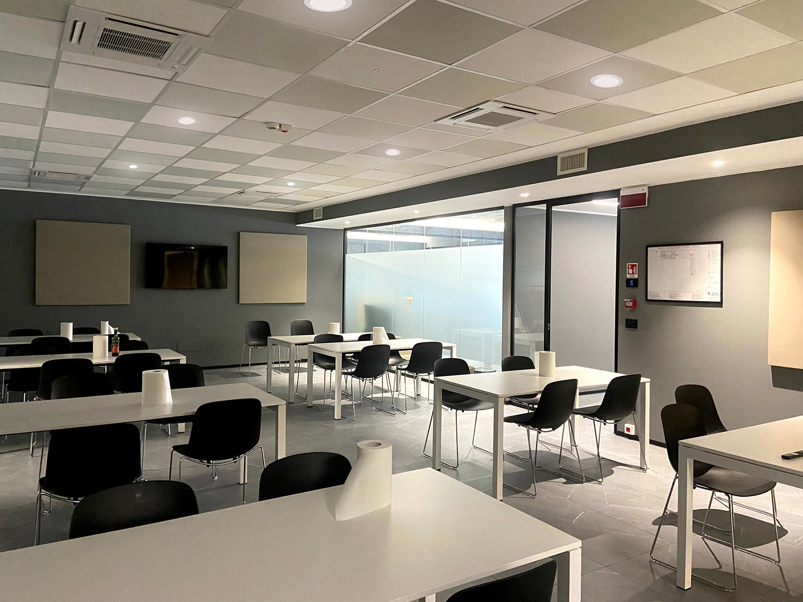 Controsoffitto-con-illuminazione-led-SkyLed-ambienti-di-lavoro