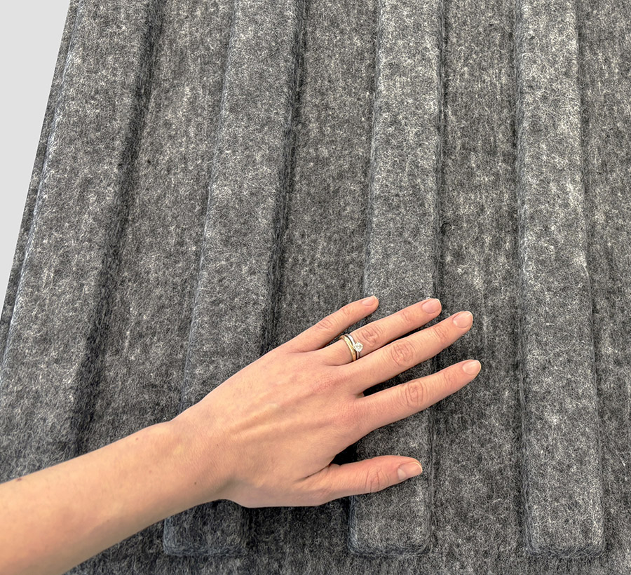 Skytop-pannello-controsoffitti-leggerissimi-di-design-a-doghe-grigio-scuro-antracite